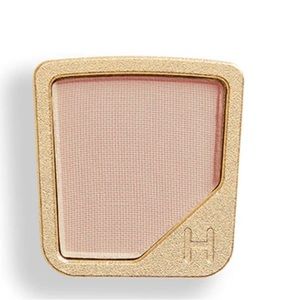 Hourglass curated eye shadow AIR